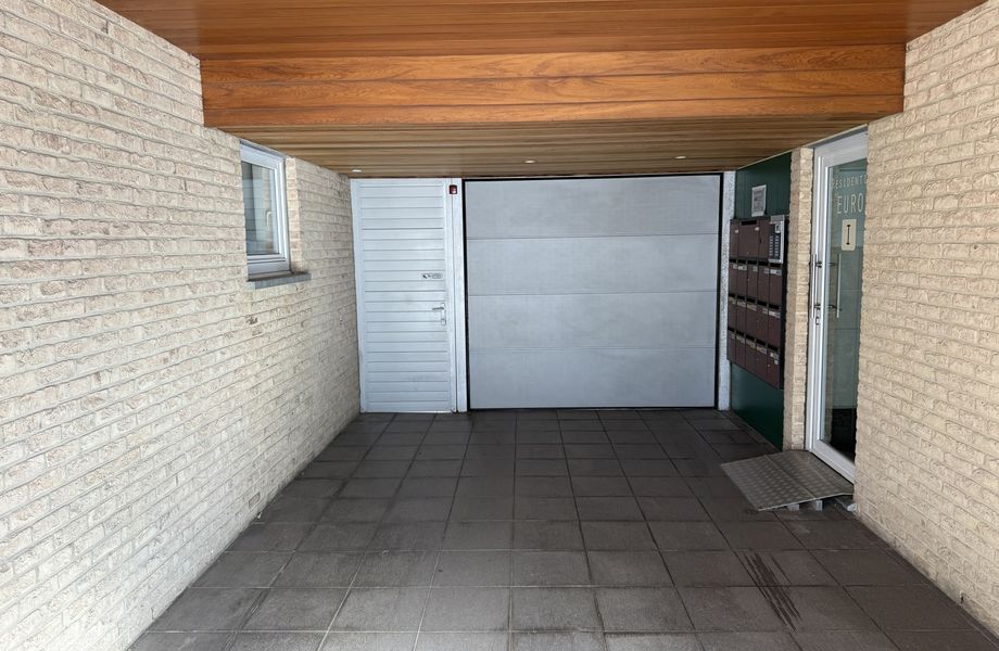 Garage (ferme) à louer a Westende