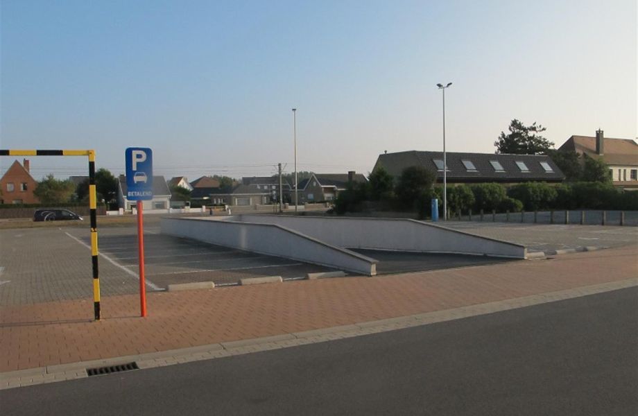 Garage (ferme) à louer a Westende