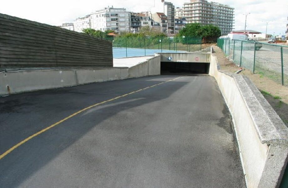 Garage (ferme) à louer a Westende