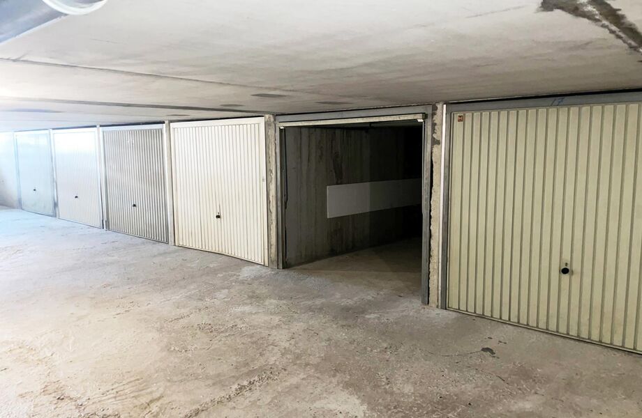 Gesloten garagebox te koop in Westende