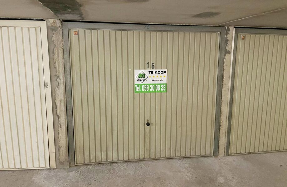 Gesloten garagebox te koop in Westende