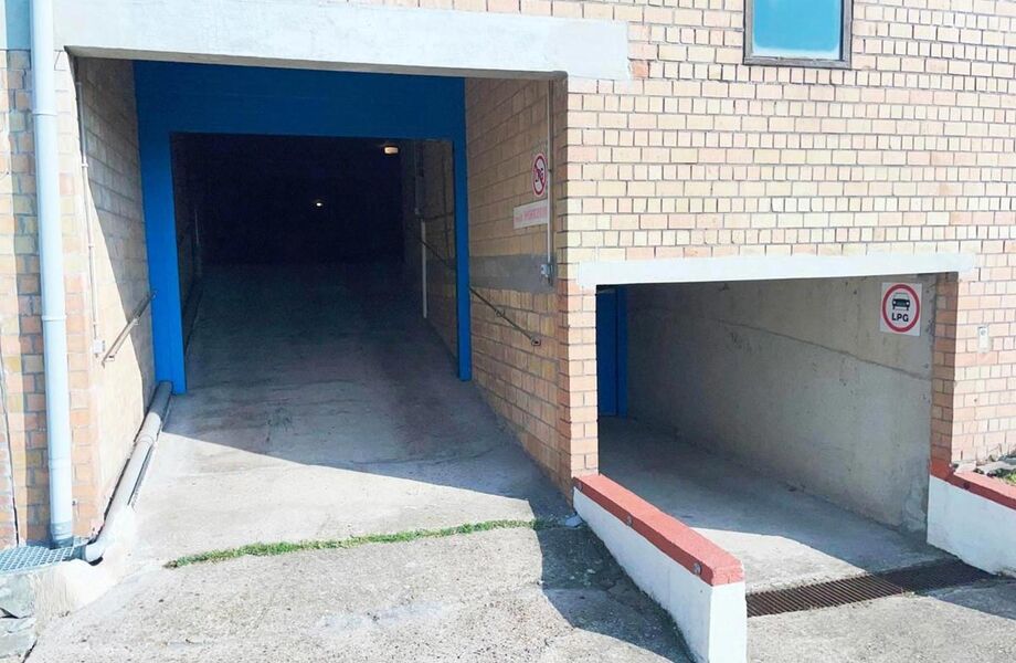 Gesloten garagebox te koop in Westende