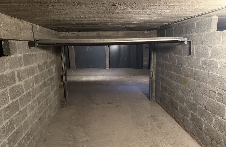 Gesloten garagebox te koop in Westende