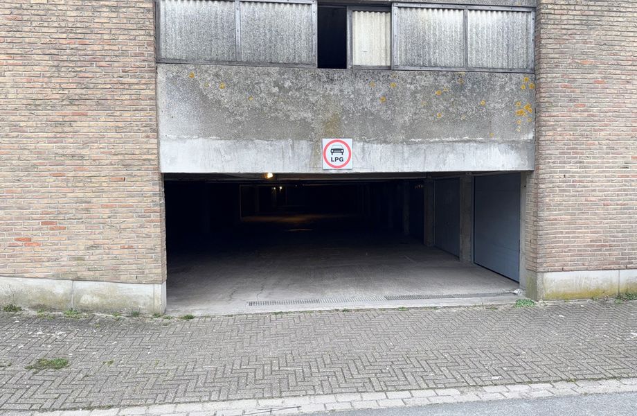 Gesloten garagebox te koop in Westende